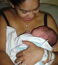Elayna Breastfeeding baby Elyssa