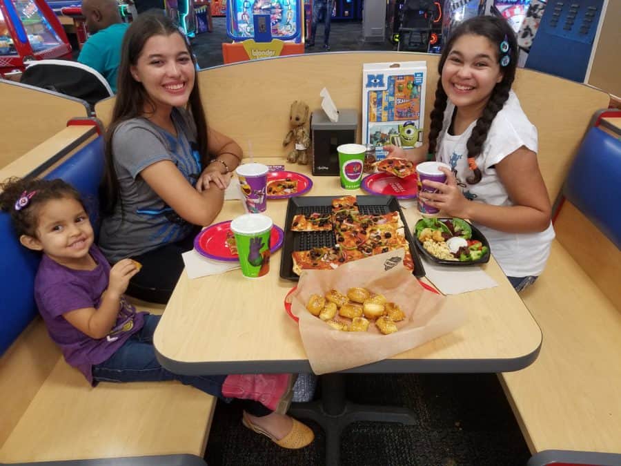 Chuck E Cheeses dinner